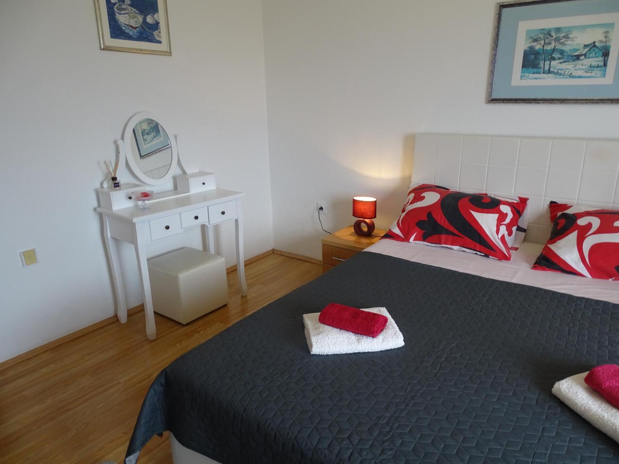 Apartments Sime Dinjiška Eksteriør billede