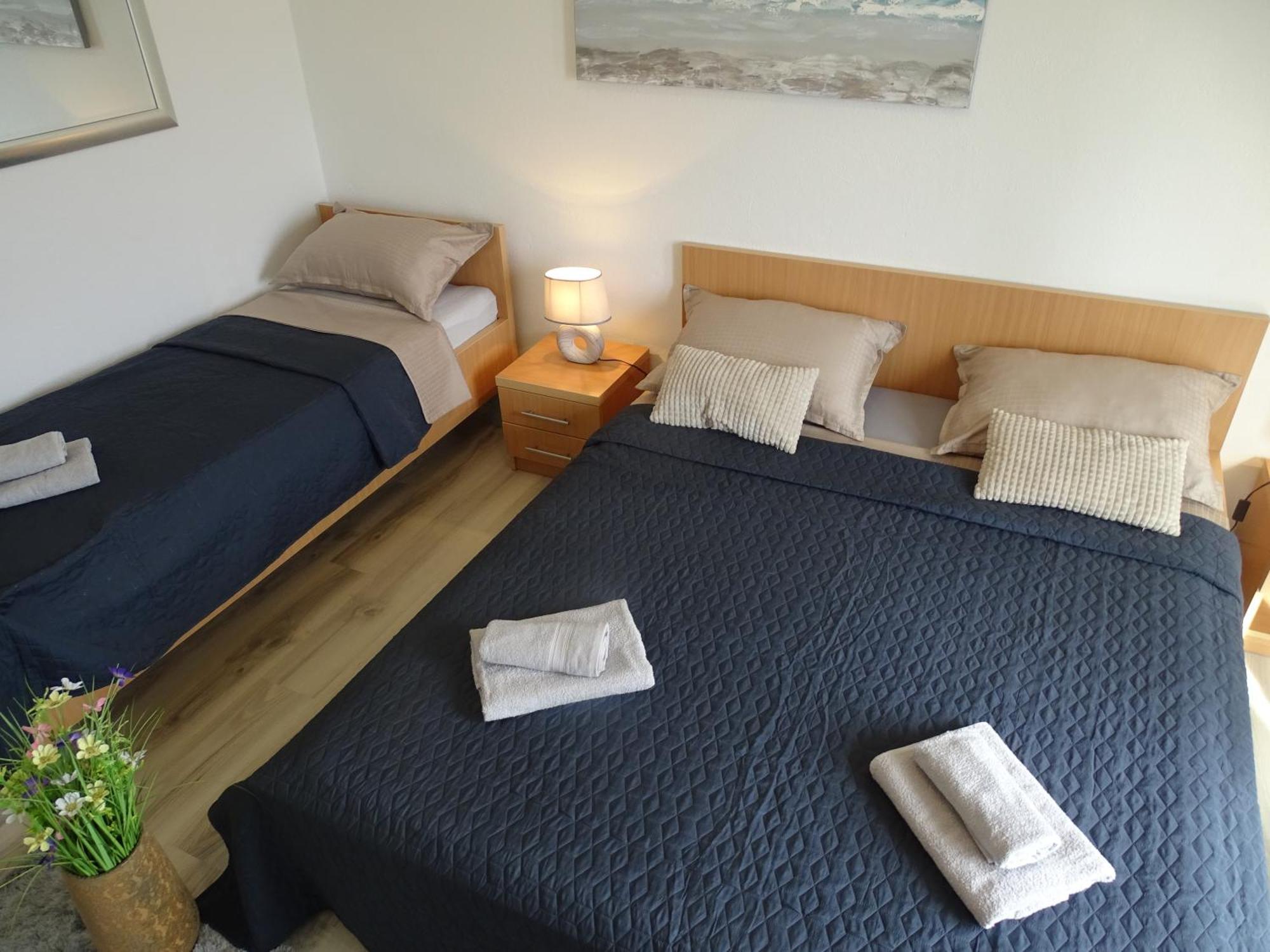 Apartments Sime Dinjiška Eksteriør billede
